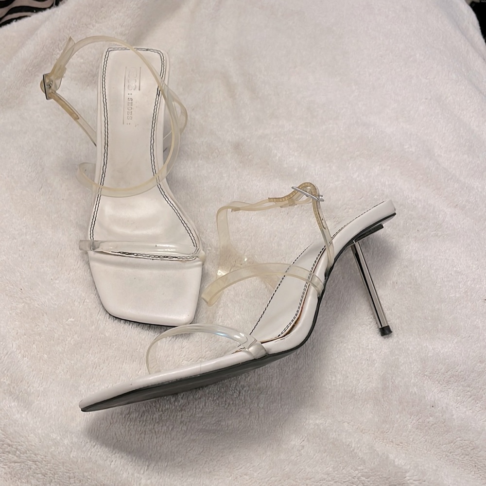 SALE !  ASOS WHITE SANDAL CLEAR STRAP SILVER HEEL SIZE 9